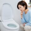 トイレの詰まりの原因を知りたい女性