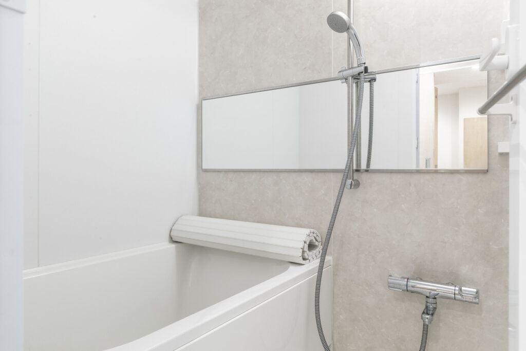 お風呂　壁　シャワー